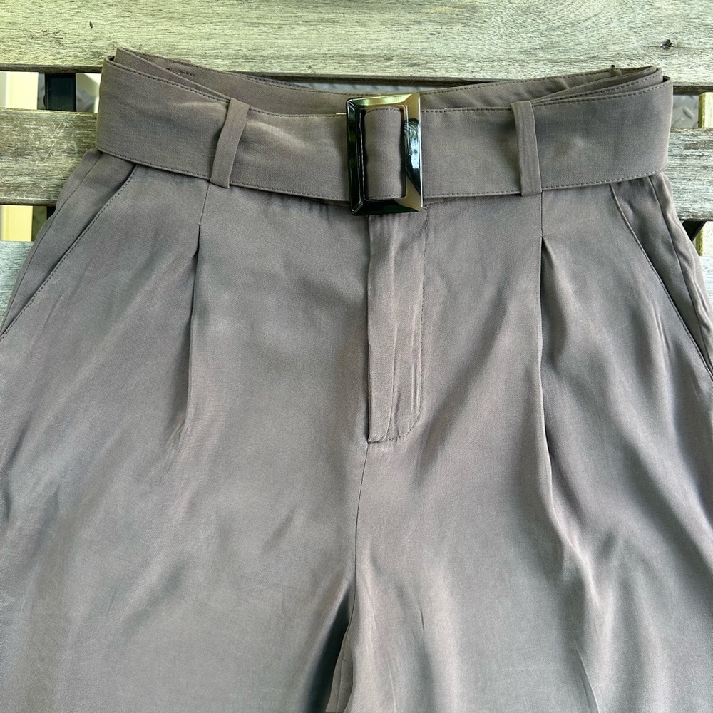 Light brown pants/trousers